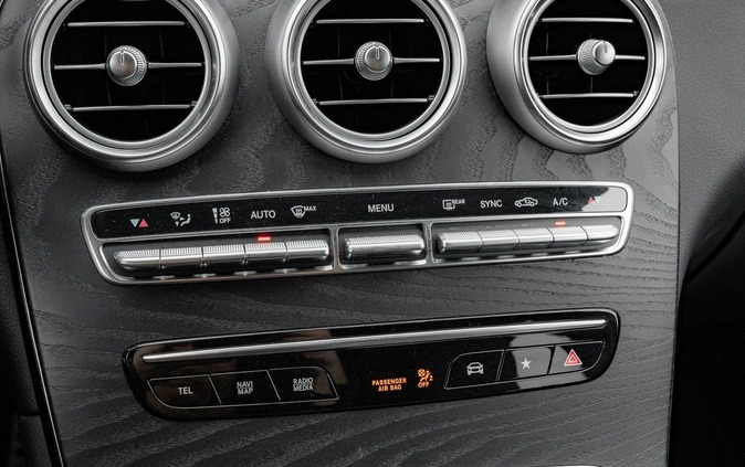 Mercedes-Benz GLC cena 213850 przebieg: 48628, rok produkcji 2021 z Piastów małe 781